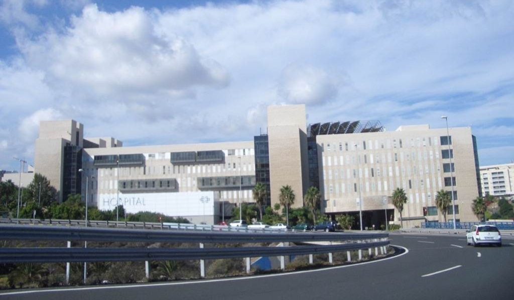 Susto en Gran Canaria: un hombre queda atrapado por un bloque de hormigón