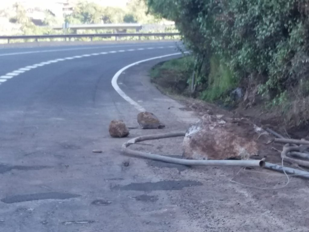 Desprendimientos en la TF-42 a la altura del Guincho 7 CarreterasTenerife