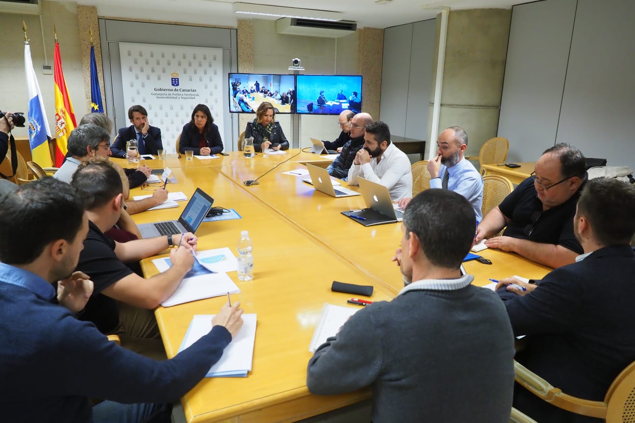Reunión del PEVOLCA