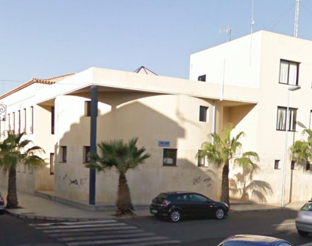 El edificio que será adaptado para albergar a afectivos de los cuerpos y fuerzas de seguridad está ubicado en la calle San Sebastián de La Gomera, junto al Centro Cívico. DA