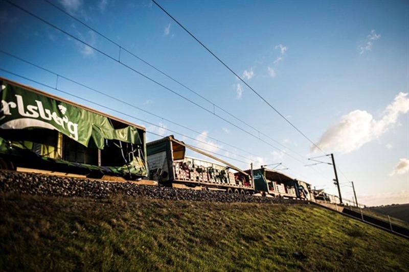 Un accidente de tren en un puente deja seis muertos en Dinamarca. / EP