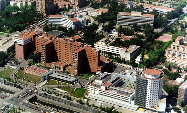 El bebé presuntamente agredido por su padre lleva cinco días en la UCI del Hospital Vall d'Hebron de Barcelona. / EP
