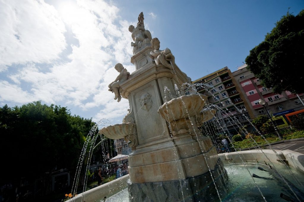 La fuente de mármol de Carrara fue restaurada en 2009 y presenta en la actualidad un aspecto espléndido. | Foto: Fran Pallero