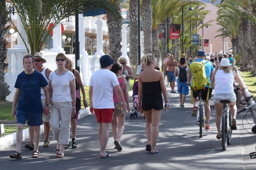 El turista nórdico suele viajar a las Islas entre octubre y abril. S. Méndez
