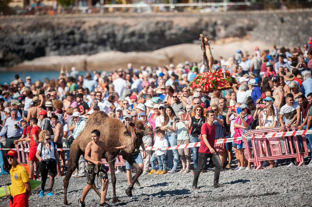 La actual talla de San Sebastián tiene más de un siglo en Adeje y la fiesta, cinco siglos. Fran Pallero