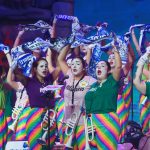 Burlonas durante su actuación en el Carnaval en esta segunda fase de murgas adultas de Santa Cruz / Sergio Méndez