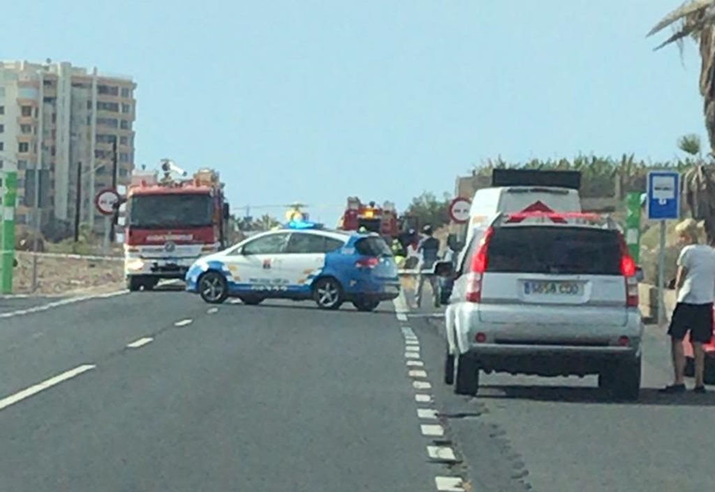 El-herido-en-el-vuelco-del-vehículo-ha-tenido-que-ser-asistido-por-un-helicóptero-del-SUC