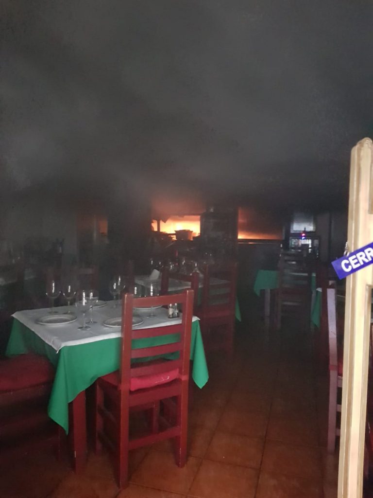 Incendido sofocado en un restaurante e santacrucero|POLICÍA LOCAL SANTA CRUZ