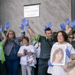 Imagen del acto de homenaje a Isabel Canino celebrado en el Intercambiador de Santa Cruz de Tenerife por sus compañeros de Titsa