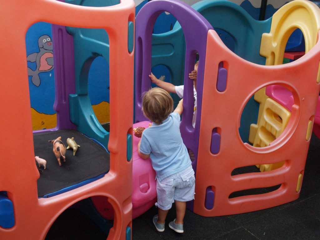 Los niños de 0 a 3 años en Santa Cruz superan los 7.000 y solo se ofrecen 953 plazas entre guarderías. DA