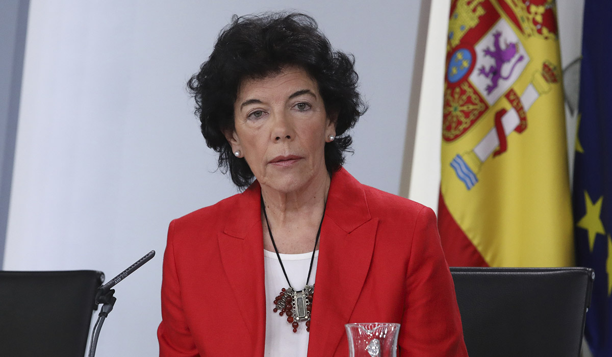 La ministra de Educación y Formación Profesional, además de portavoz del Gobierno, Isabel Celaá. / Europa Press