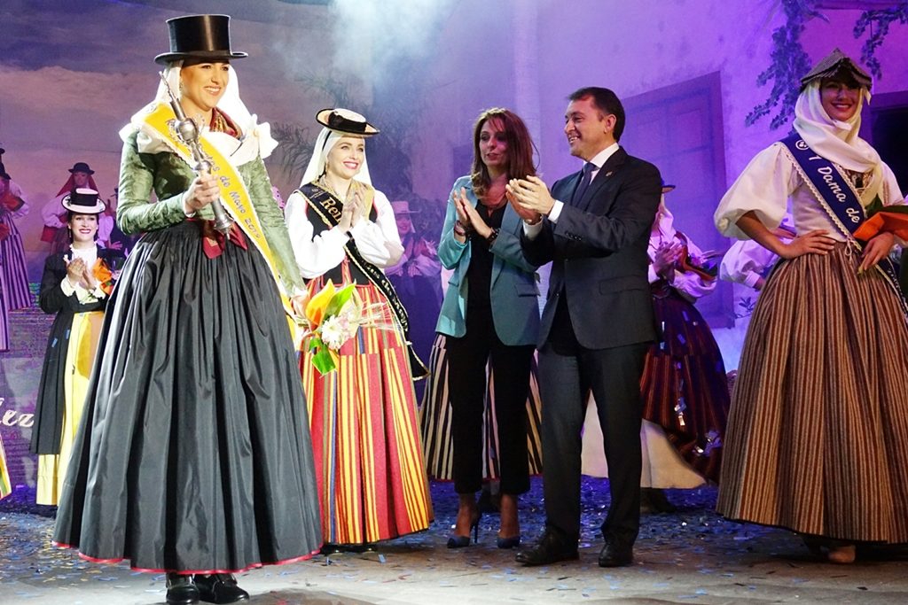 reina-fiestas-de-mayo