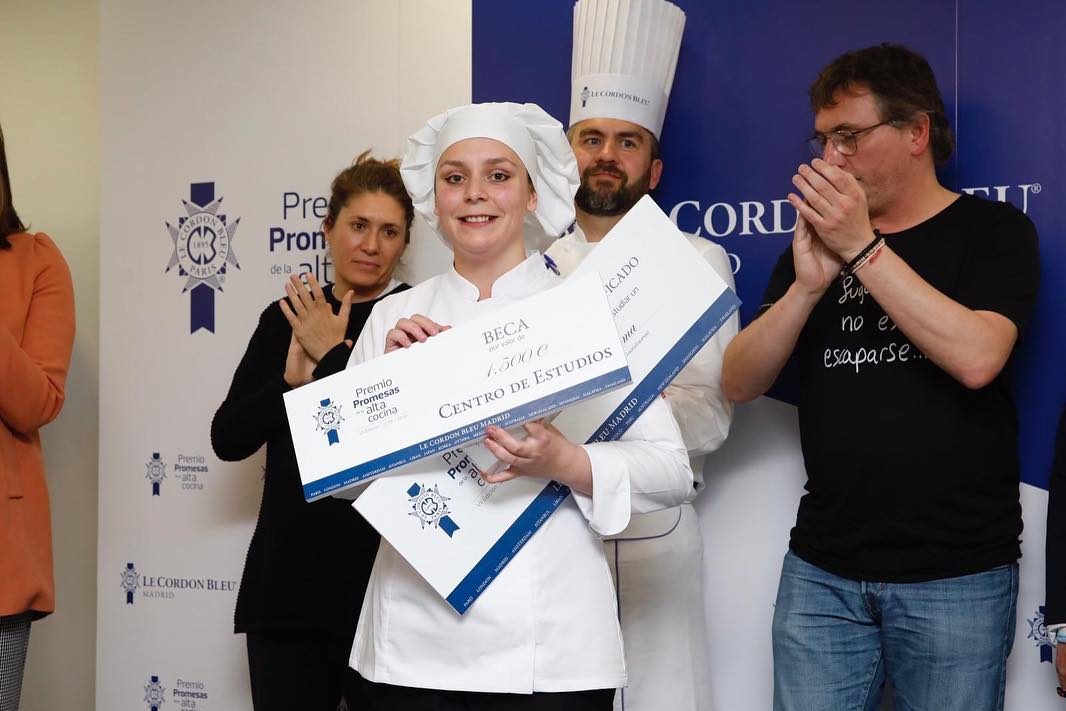 Anna Drosyk, del IES Jorge Santayana de Ávila, resultó ayer ganadora de la séptima edición del Premio Promesas de la Alta Co- cina de Le Cordon Bleu. / DA