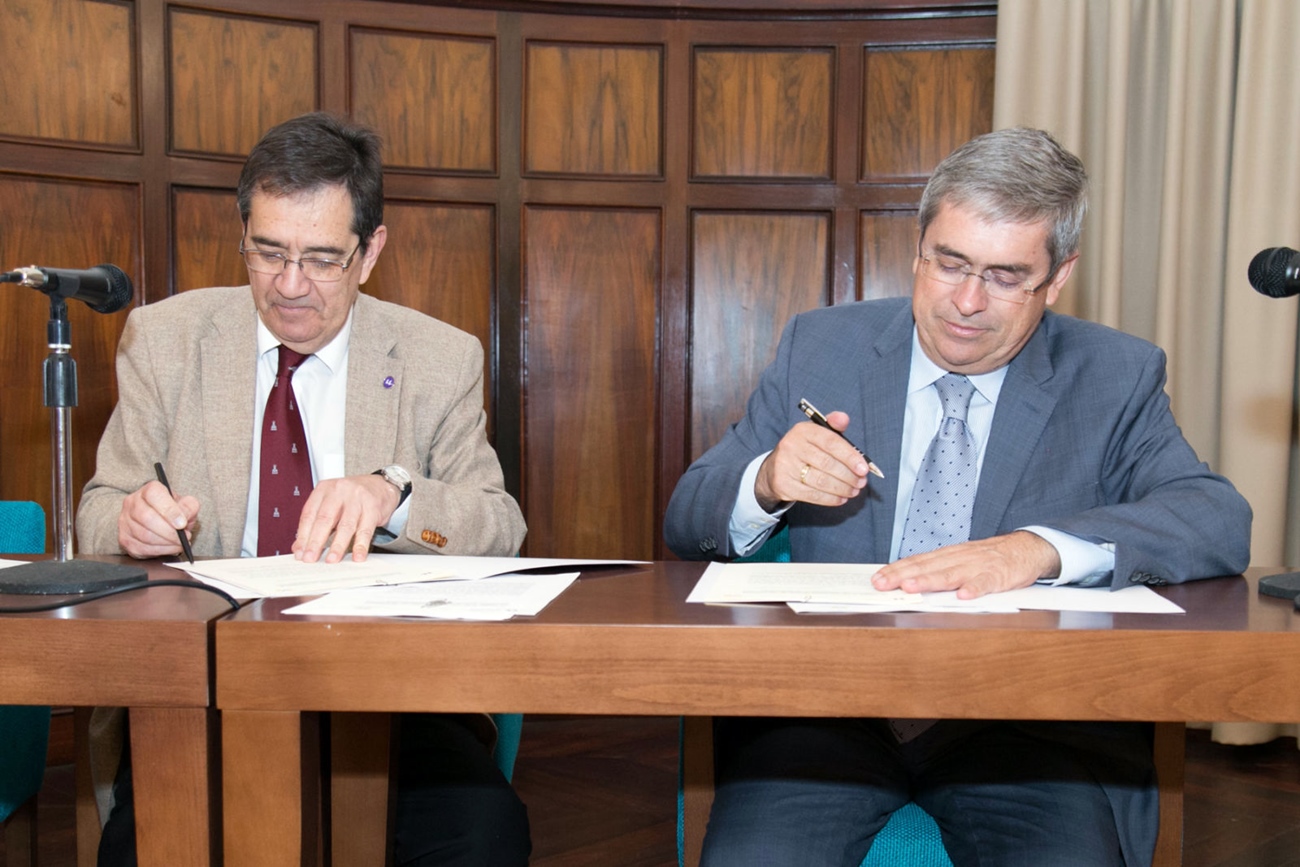 Firma del convenio entre la Universidad de La Laguna y las Universidades Populares de Canarias. | DA