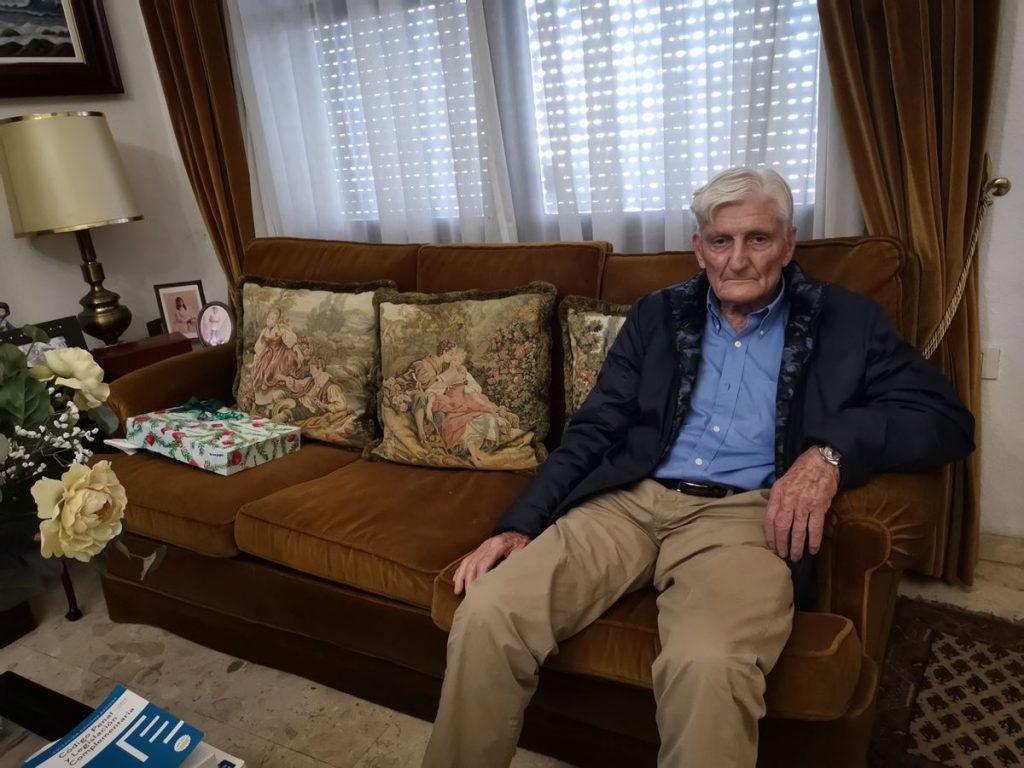Manuel Ramos, en su casa de Finca España, en La Laguna, donde lleva viviendo más de 50 años. / DA