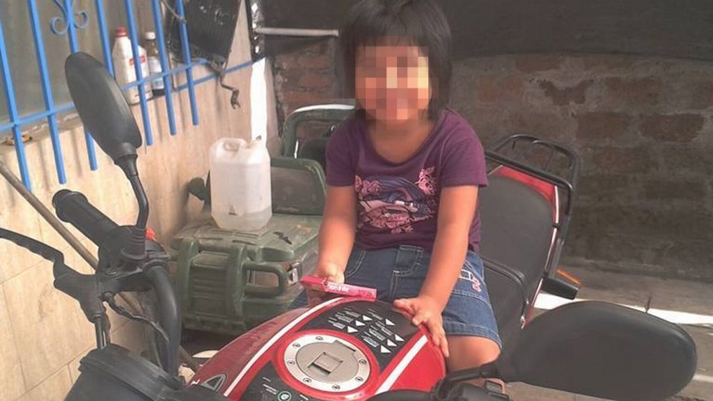 La pequeña Naiara, en una foto familiar. El Español - Cedida