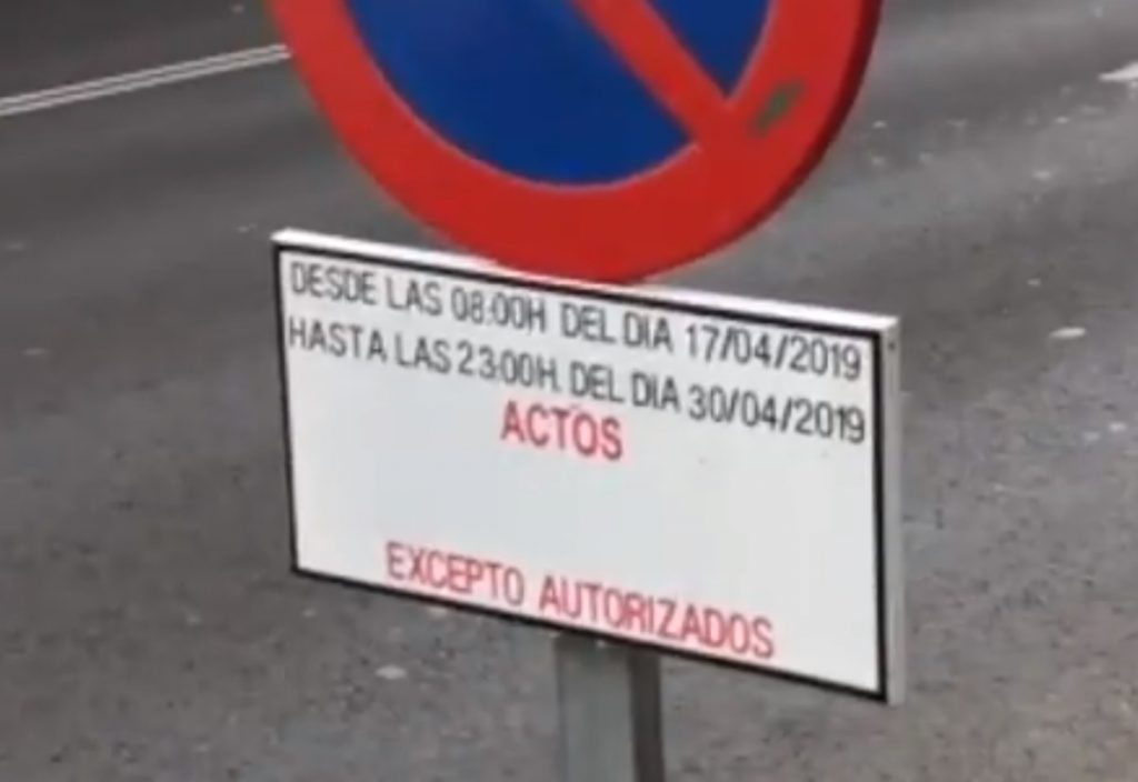 Plazas de aparcamiento reservadas por CC. Twitter