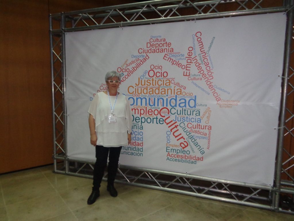 La directora de Probosco, Elena Cañete, durante las jornadas Abriendo Puertas, celebradas en el Centro de Congresos del Taoro, que han sido todo un éxito. DA