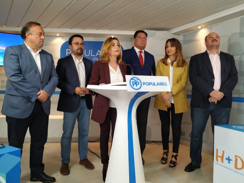 Ana Zurita interviene en la presentación de las candidaturas del PP al Congreso por Santa Cruz de Tenerife. / DA