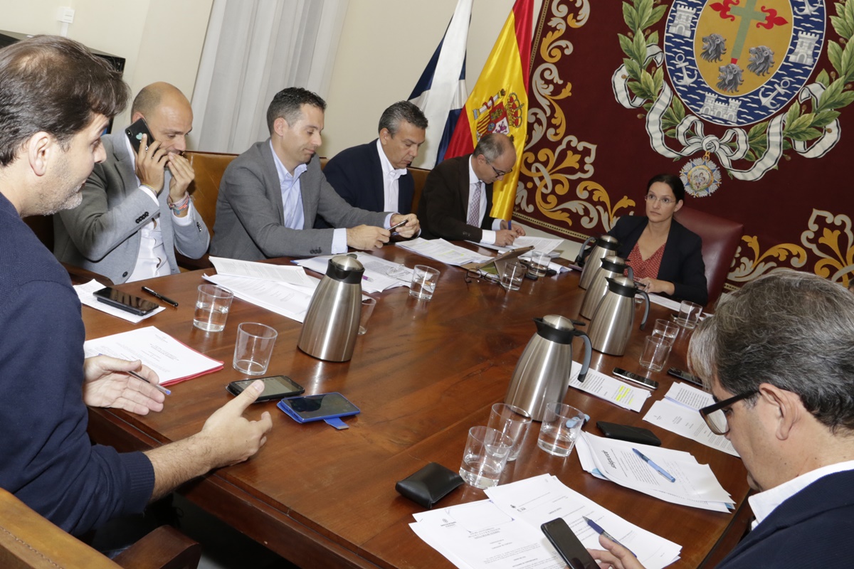 El Ayuntamiento de Santa Cruz celebró ayer la Comisión de Control municipal. Mario González