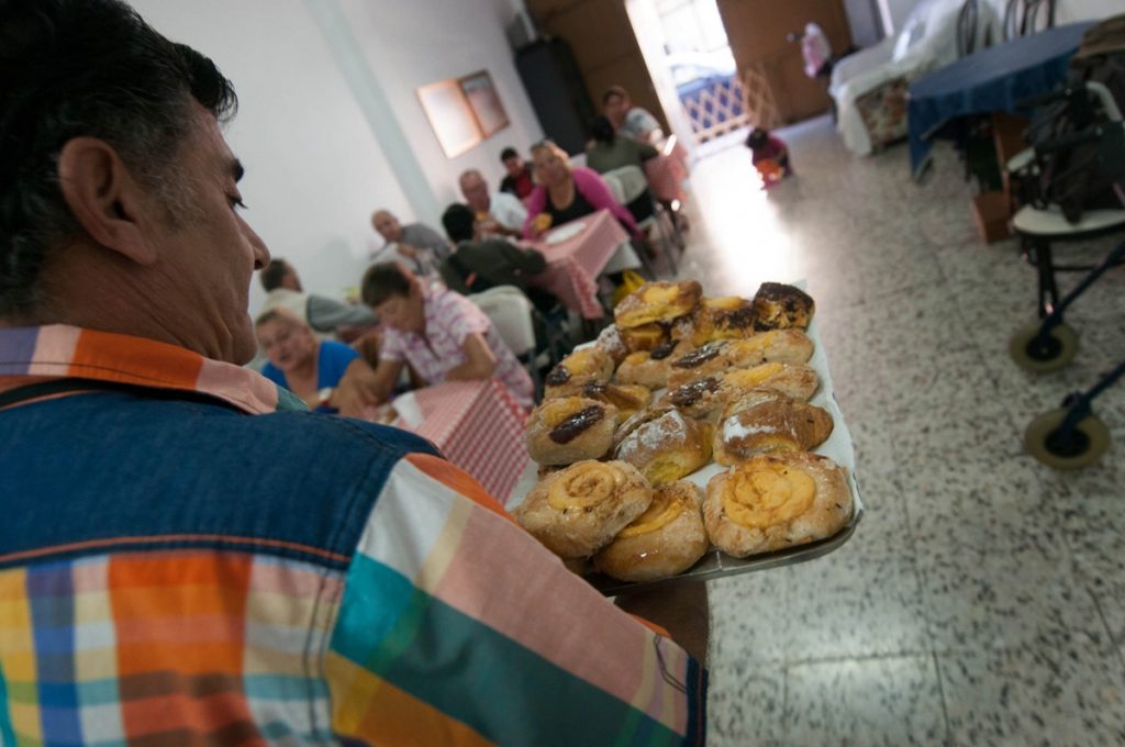 El comedor social de El Fraile ofrece cada día comida a 45 personas y alojamiento a 25. Fran Pallero