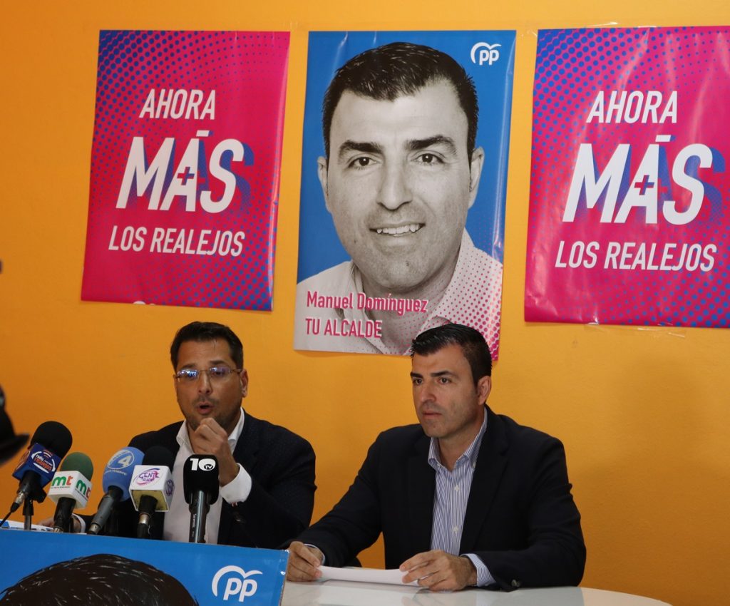 Adolfo González y Manuel Domínguez presentaron la plancha del PP. DA