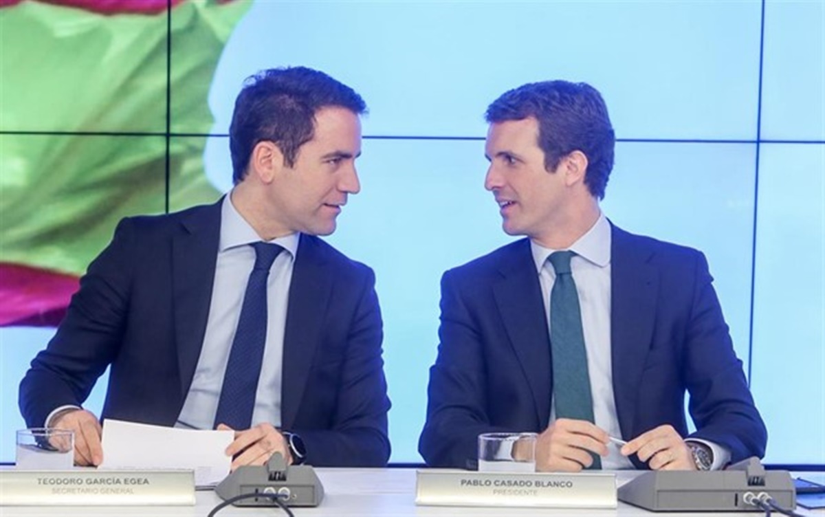 Teodoro García Egea y Pablo Casado, ayer, tras la reunión del Comité Ejecutivo              Nacional celebrado en Madrid. Europa Press