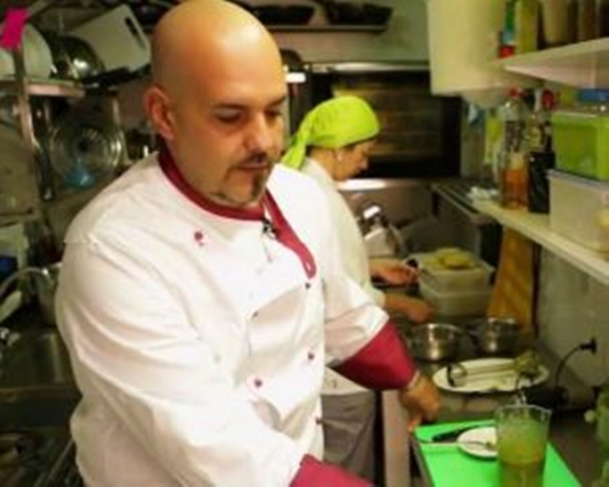 Sergio Acosta es el propietario del restaurante La Placita de San Andrés. | DA