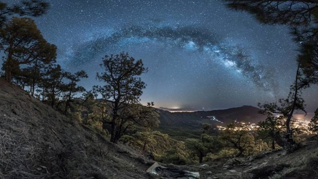 La obra A vista de Bejenado ganó la sección de Paisaje astronómico de La Palma. | ALEJANDRO PAZ PÉREZ