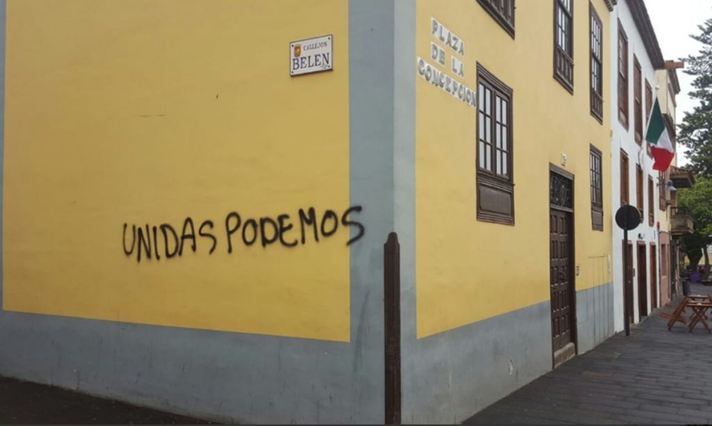 Pintada atribuida a Unidas Podemos en La Laguna| DA