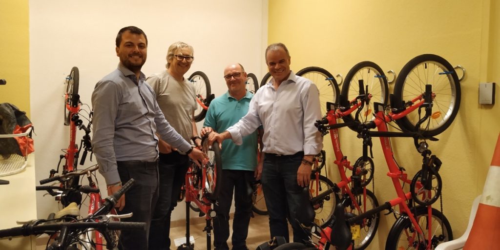 Manolo Gómez, junto a representantes de la asociación Tenerife por la Bici| PP