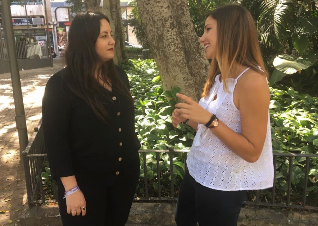 Laura Fuentes y Fátima Mesa, candidatas de Sí Podemos Canarias al Parlamento por Tenerife. DA