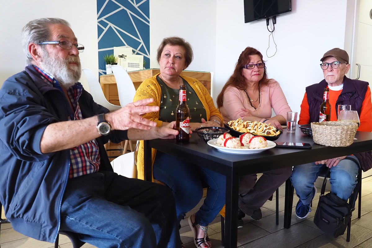 Imagen del debate ciudadano de DIARIO DE AVISOS sobre las elecciones del 26-M, celebrado el pasado jueves en el bar Arkaba de la capitalina avenida de Anaga. Sergio Méndez
