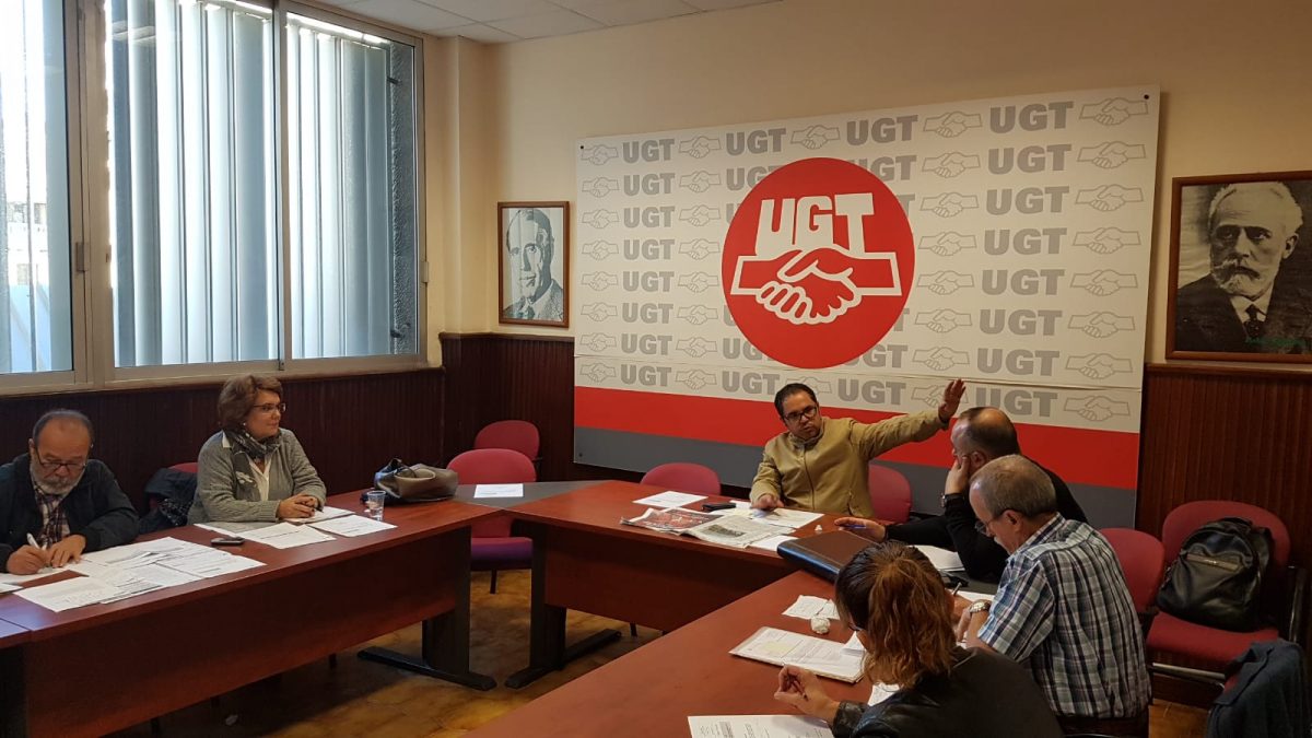 Una reunión de la ejecutiva de UGT-Canarias, presidida por Gustavo Santana. DA