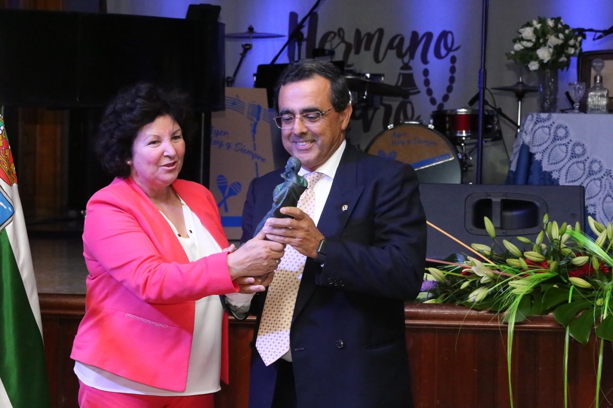 Entrega del Premio Chasna Solidario 2019 a la Fundación Canaria Jesús Hernández-Hortensia Pérez y Familia. DA