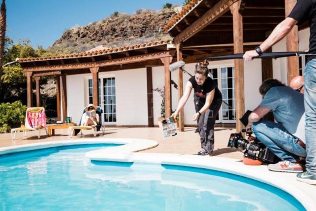 Imagen facilitada por el Cabildo de Tenerife de un momento del rodaje en la isla de la película alemana "Casa vacacional en Tenerife", que fue contemplada en su estreno por unos 3,7 millones de espectadores. EFE