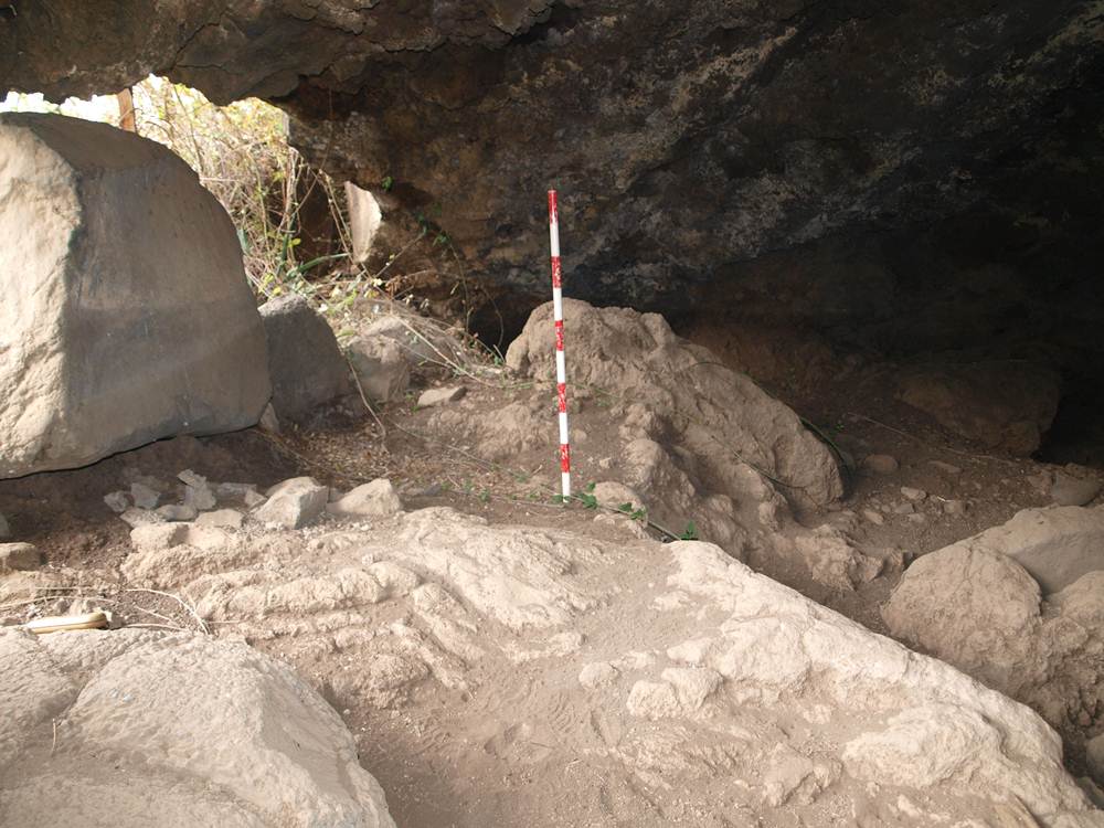 Cueva de Los Cabezazos, una de las que se ubican en el barranco. Foto Cedida