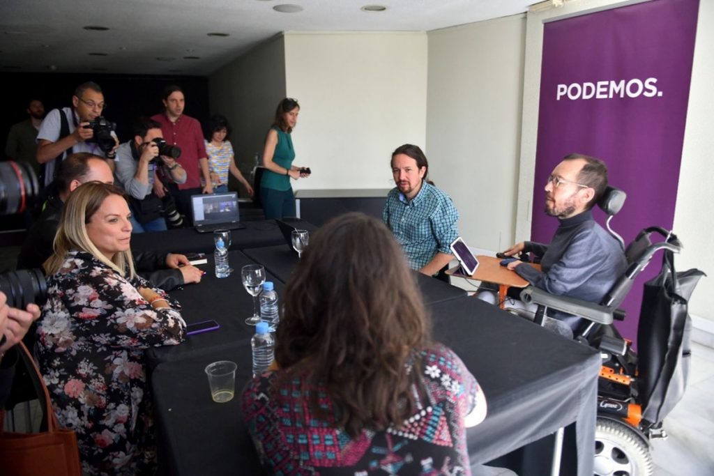 Pablo Iglesias y Pablo Echenique se reunieron ayer con Noemí Santana antes del Consejo Ciudadano Estatal que celebró Podemos en Madrid. DA