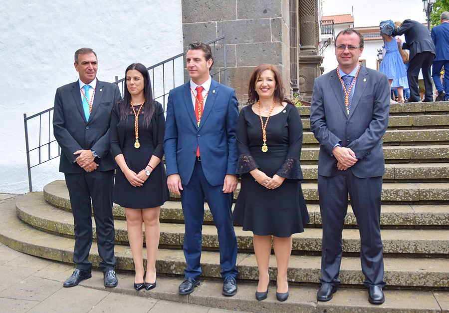 Los cinco concejales del PSOE de Tacoronte tras tomar posesión el sábado como miembros de la nueva Corporación. DA