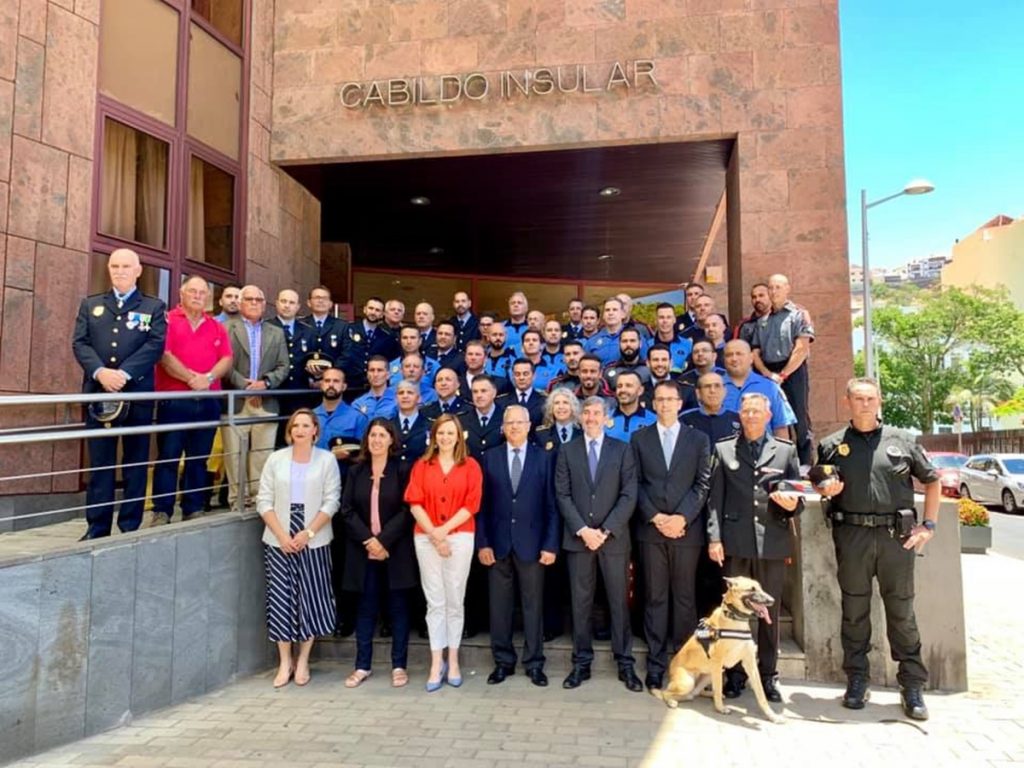 Una imagen de la celebración del Día de la Policía Canaria con el reconocimiento a más de 50 agentes. DA