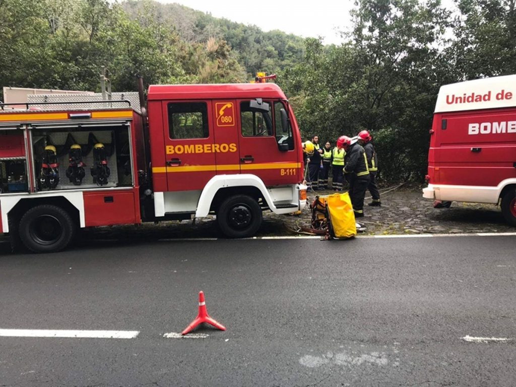 Imagen del nuevo vehículo, que ha sido recuperado y restaurado tras una compra asumida por la propia asociación de los bomberos voluntarios de La Palma con un gasto de 16.000 euros. | DA