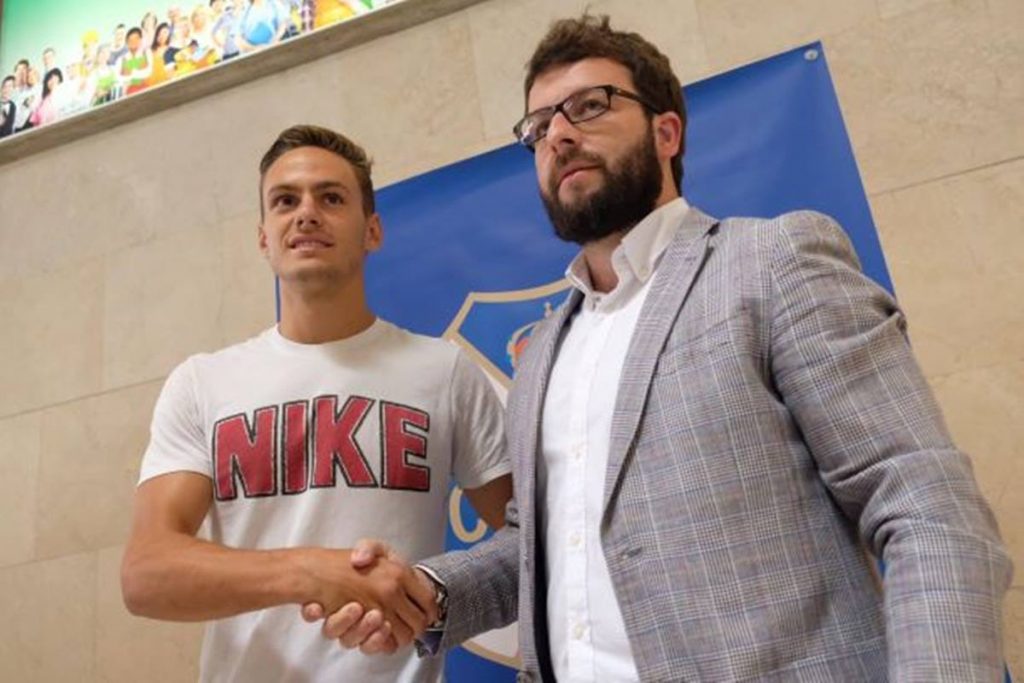 Víctor Moreno a Dani Gómez. DA