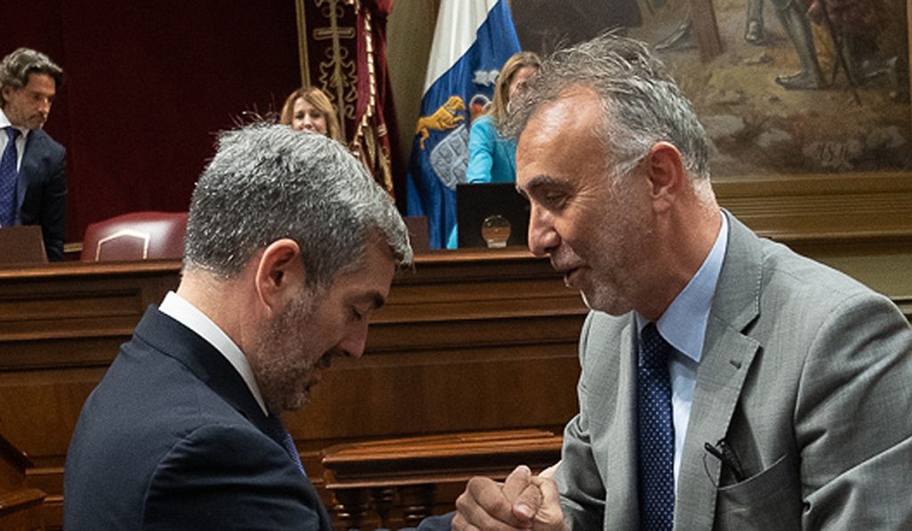 Fernando Clavijo felicita a Ángel Víctor Torres en el adiós de CC al poder regional, 26 años después. Fran Pallero