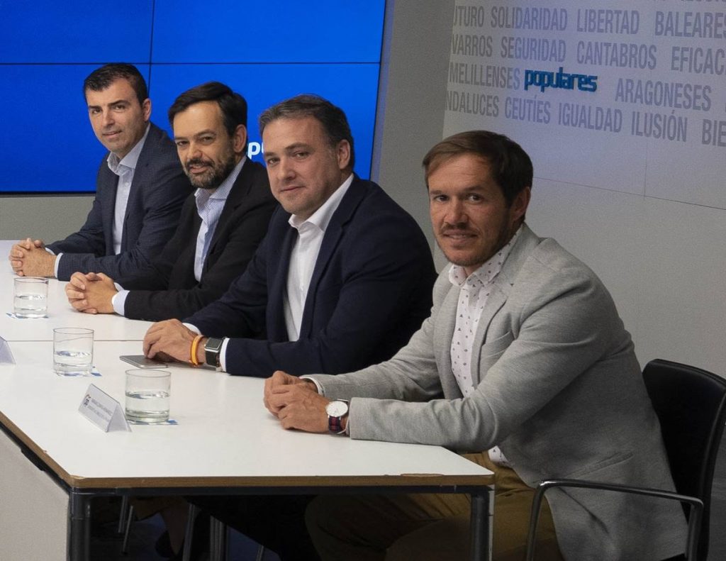 Hernández Zapata es la clave en una decisión que lleva sopesando varias semanas y que condicionará el Gobierno insular los próximos cuatro años. DA