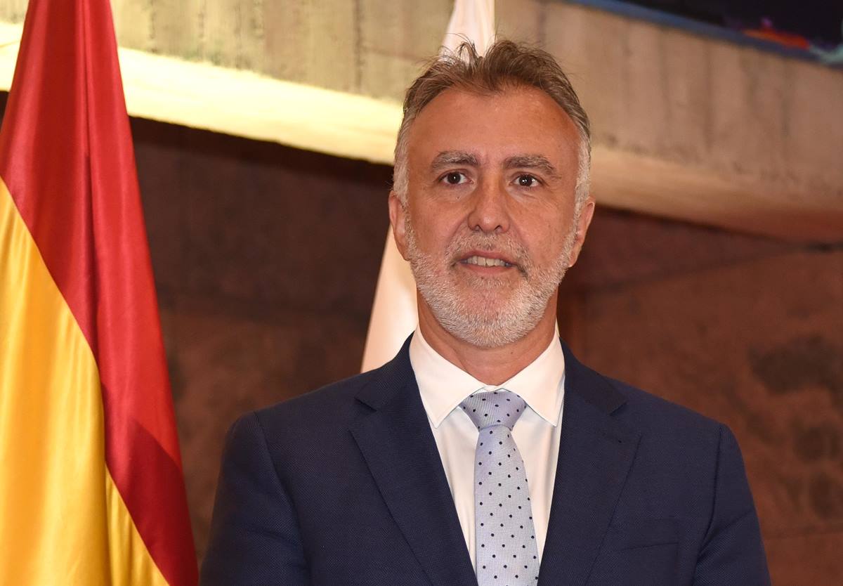 Torres (Psoe) ya ostenta la Presidencia del Gobierno de Canarias. Sergio Méndez