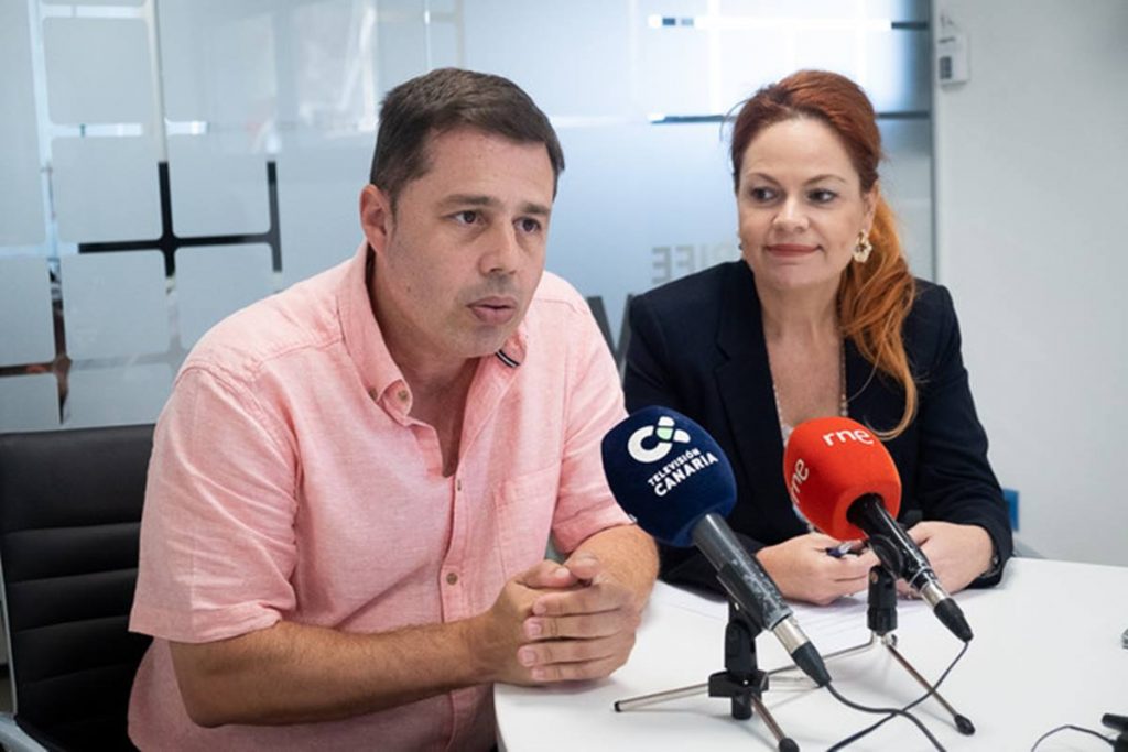 Mario Suárez y María Name, durante la rueda de prensa. Fran Pallero