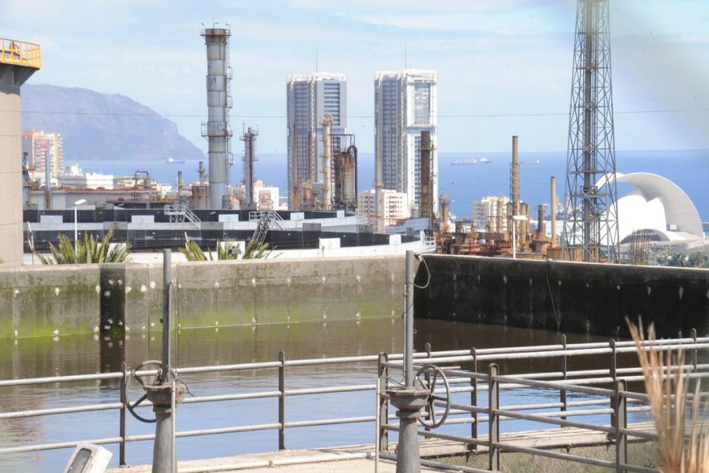 La ampliación de la Estación Depuradora de Aguas Residuales de Santa Cruz lleva casi un año adjudicada y aún no se ha fijado una fecha de inicio para las obras. DA