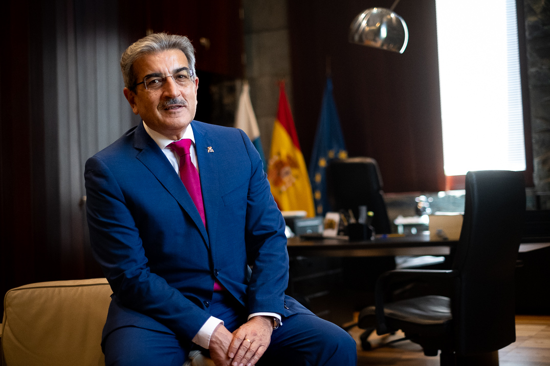 El vicepresidente y consejero de Hacienda del Gobierno de Canarias, Román Rodríguez (NC). Fran Pallero