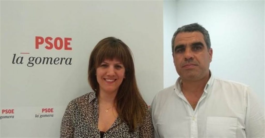 Los concejales expulsados del PSOE Sabina del Pilar Rodríguez y Cristopher Marrero. DA