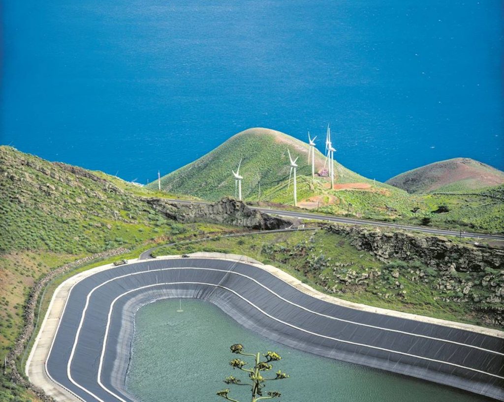 El Hierro, más cerca de ser la isla de Europa 100% renovable tras el récord de Gorona del viento